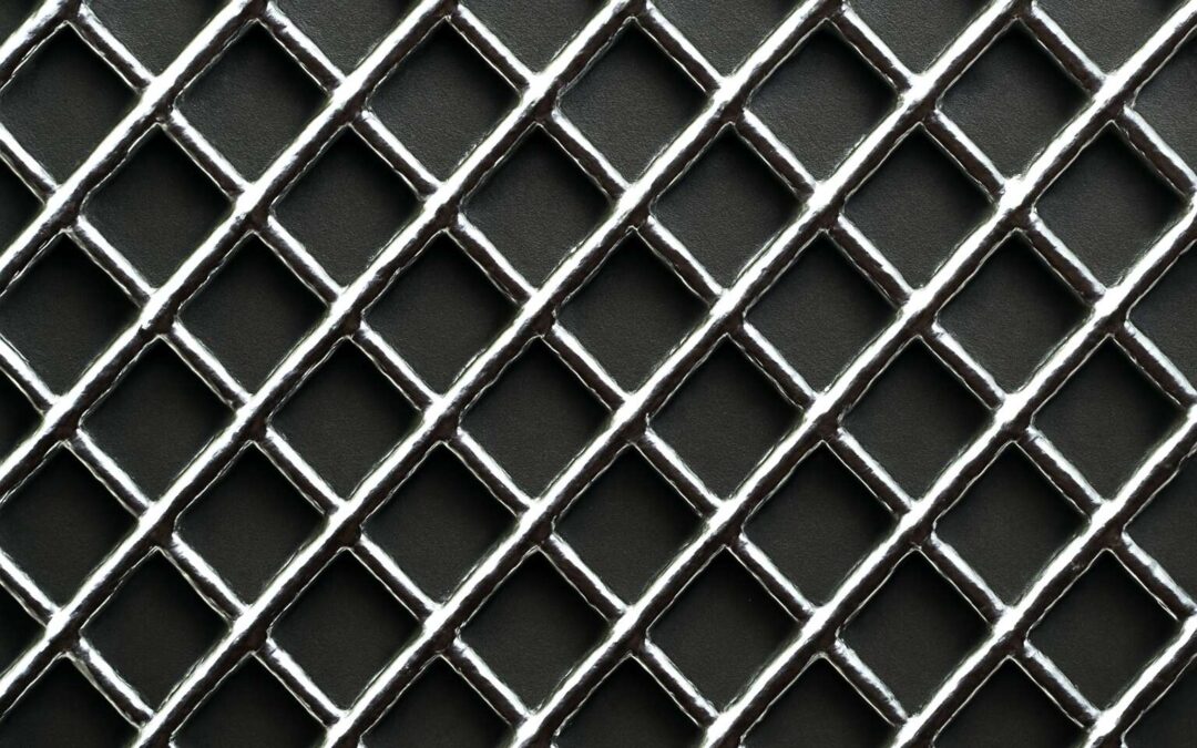 Industrial chic: diamond mesh metal sheet for tough, stylish protection