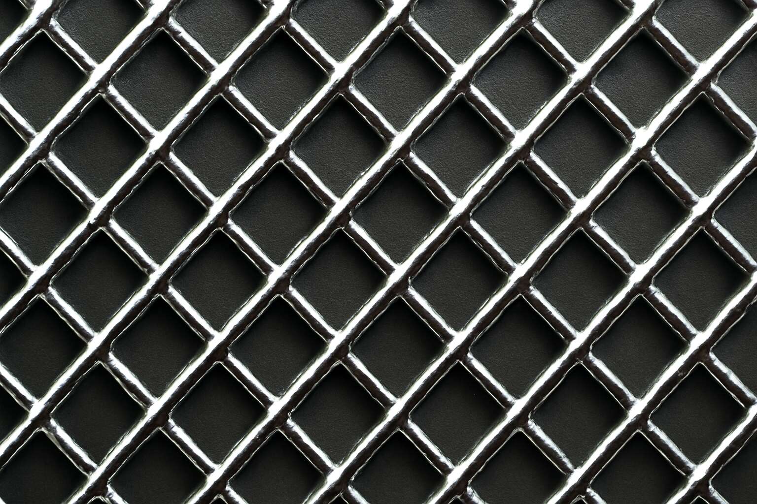 Industrial chic: diamond mesh metal sheet for tough, stylish protection ...